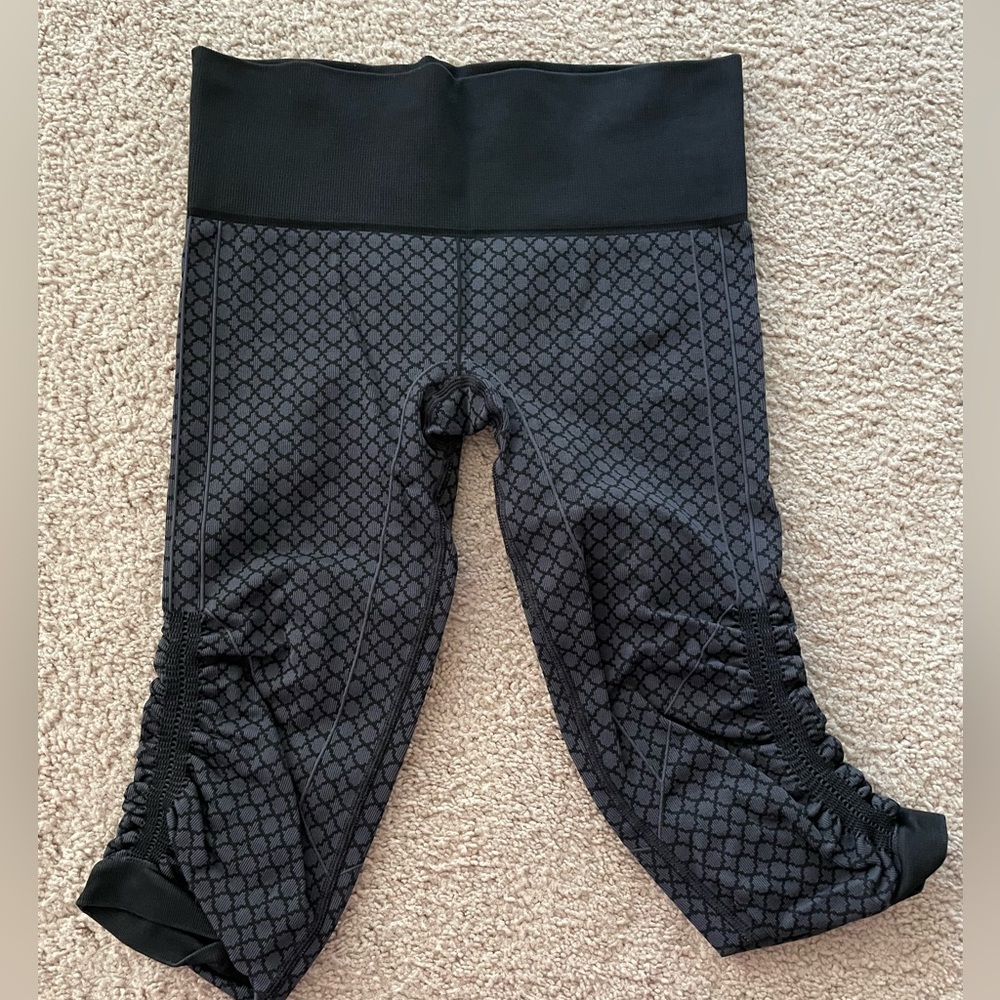 Lululemon crop leggings 6